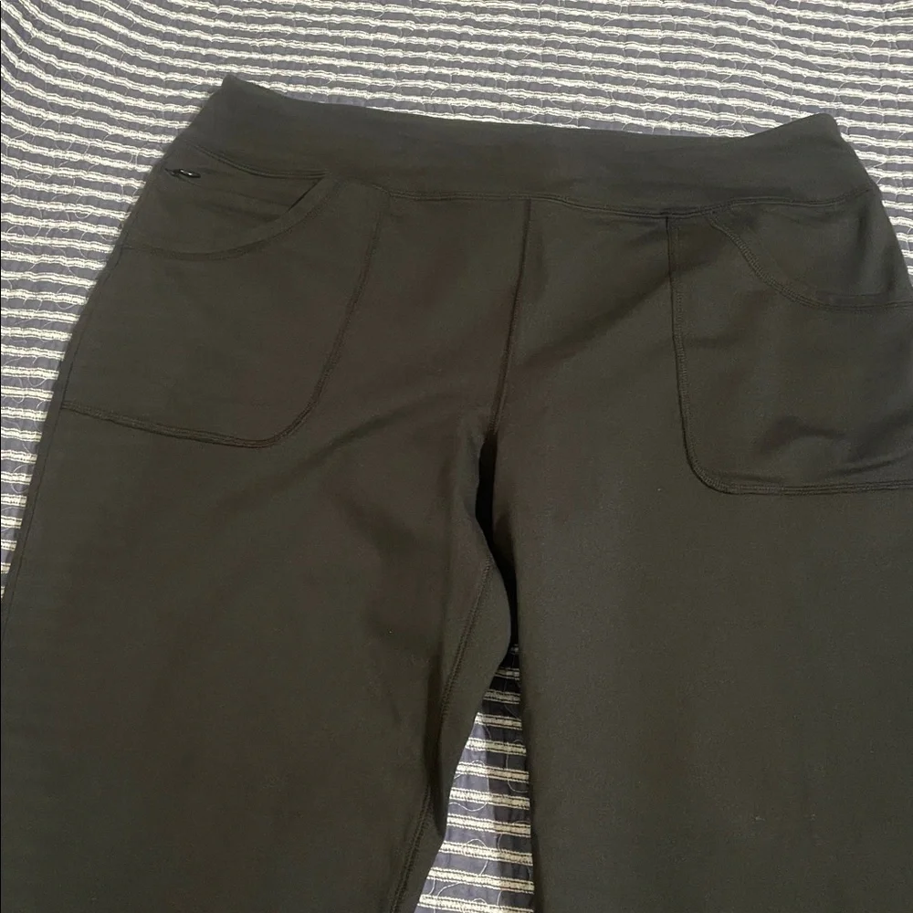 Lands’ End black 5 pocket active travel pants LP Large Petite 12 14 like new - Picture 2 of 8